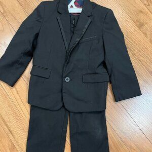 Boys Tuxedo Style 2 pc Suit